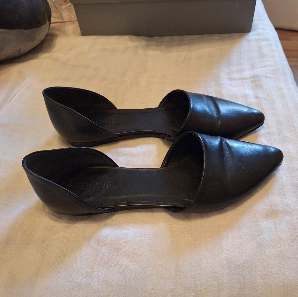 Vince Black Leather Women's Pointed-Toe Flats Size 39 - Picture 3 of 3